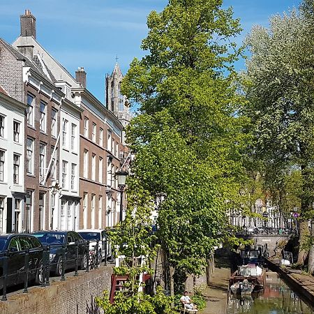 Large Historical Apartment & Canal Terrace Utrecht Bagian luar foto