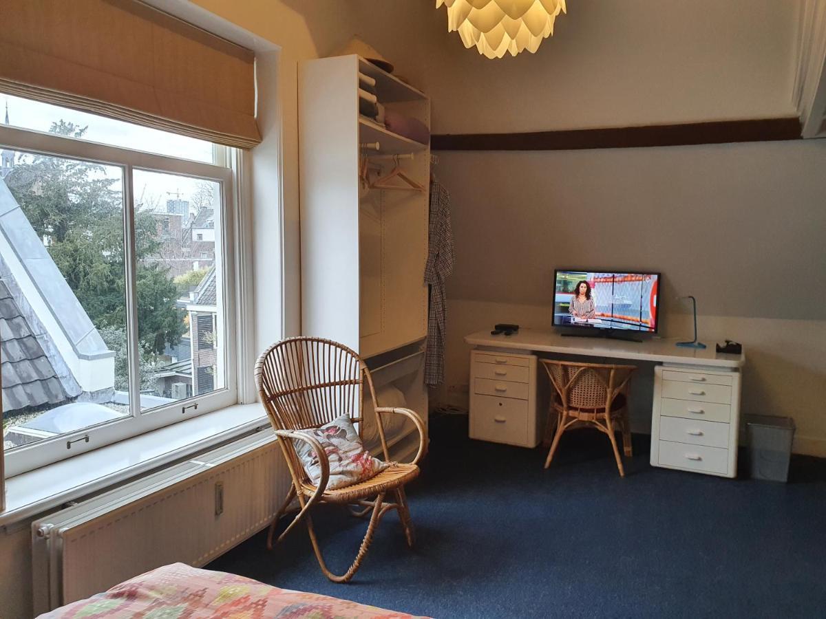 Large Historical Apartment & Canal Terrace Utrecht Bagian luar foto