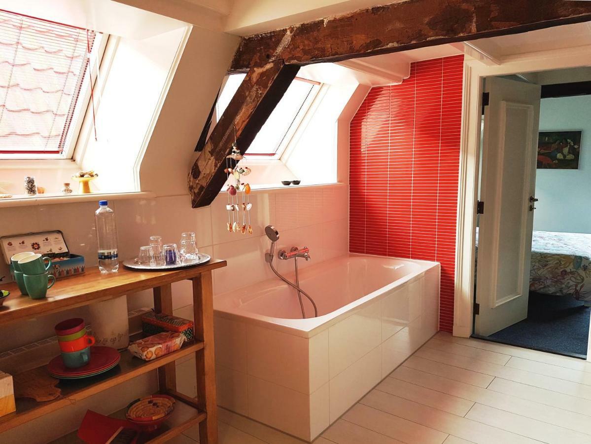 Large Historical Apartment & Canal Terrace Utrecht Bagian luar foto