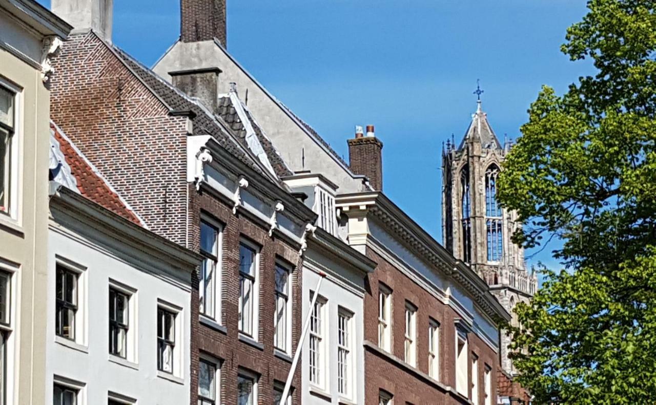 Large Historical Apartment & Canal Terrace Utrecht Bagian luar foto