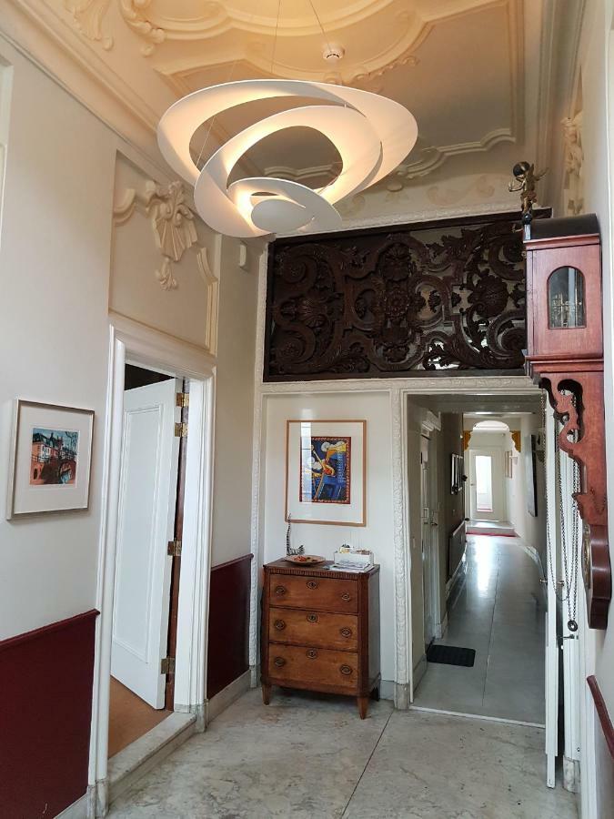 Large Historical Apartment & Canal Terrace Utrecht Bagian luar foto