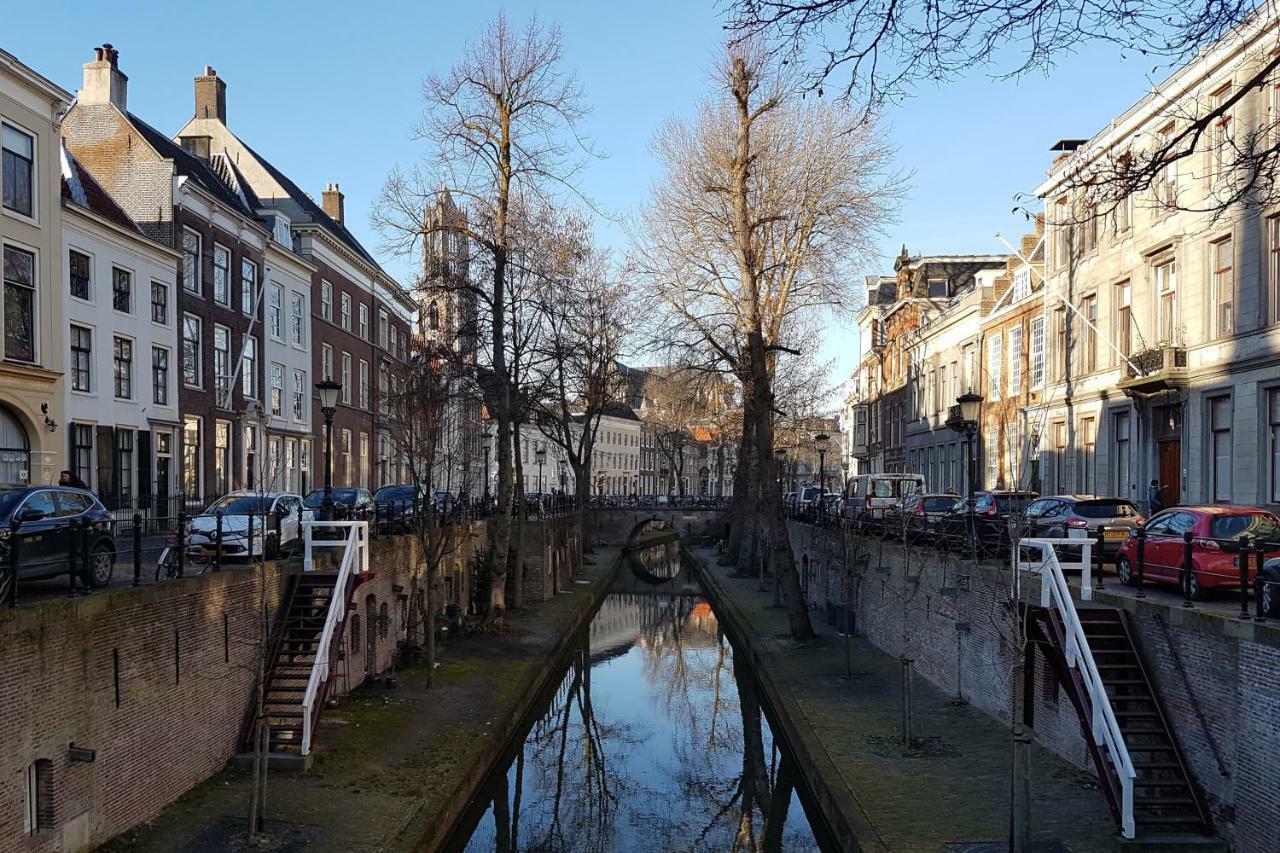 Large Historical Apartment & Canal Terrace Utrecht Bagian luar foto