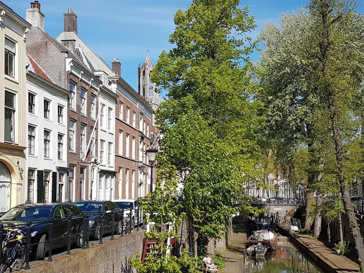 Large Historical Apartment & Canal Terrace Utrecht Bagian luar foto